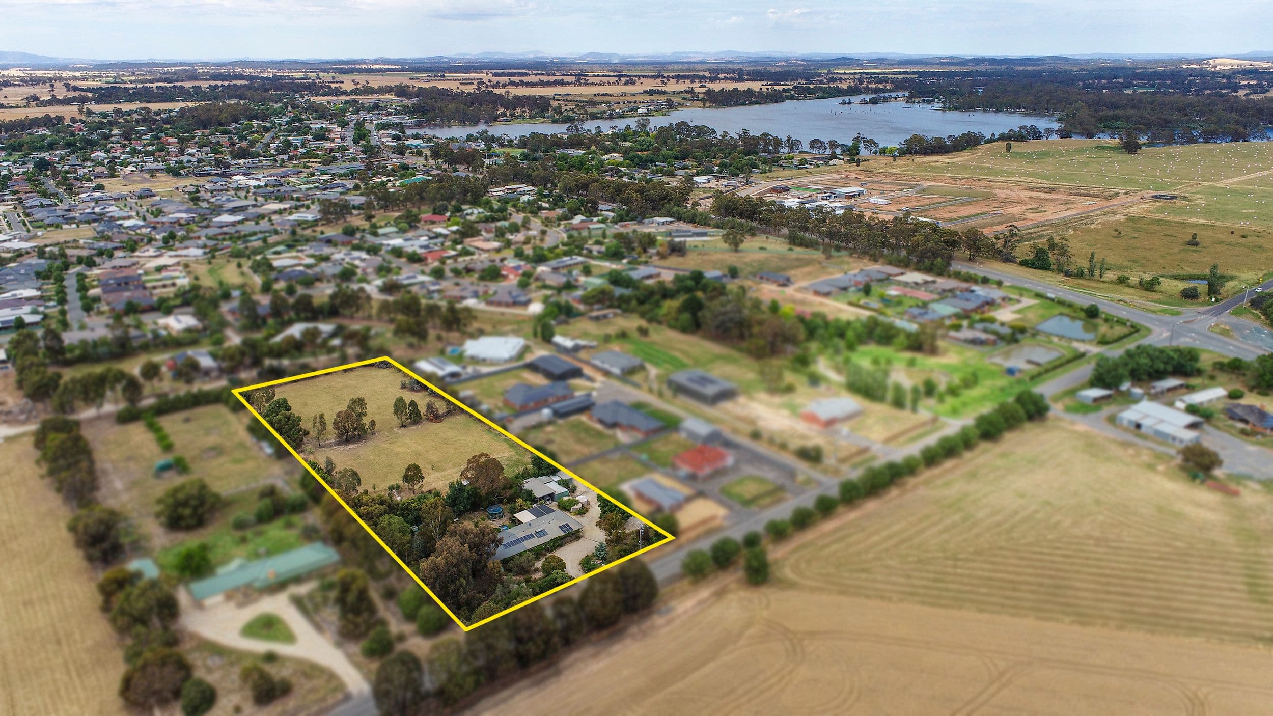 11 Racecourse Road, Nagambie VIC 3608, Nagambie - Image 1