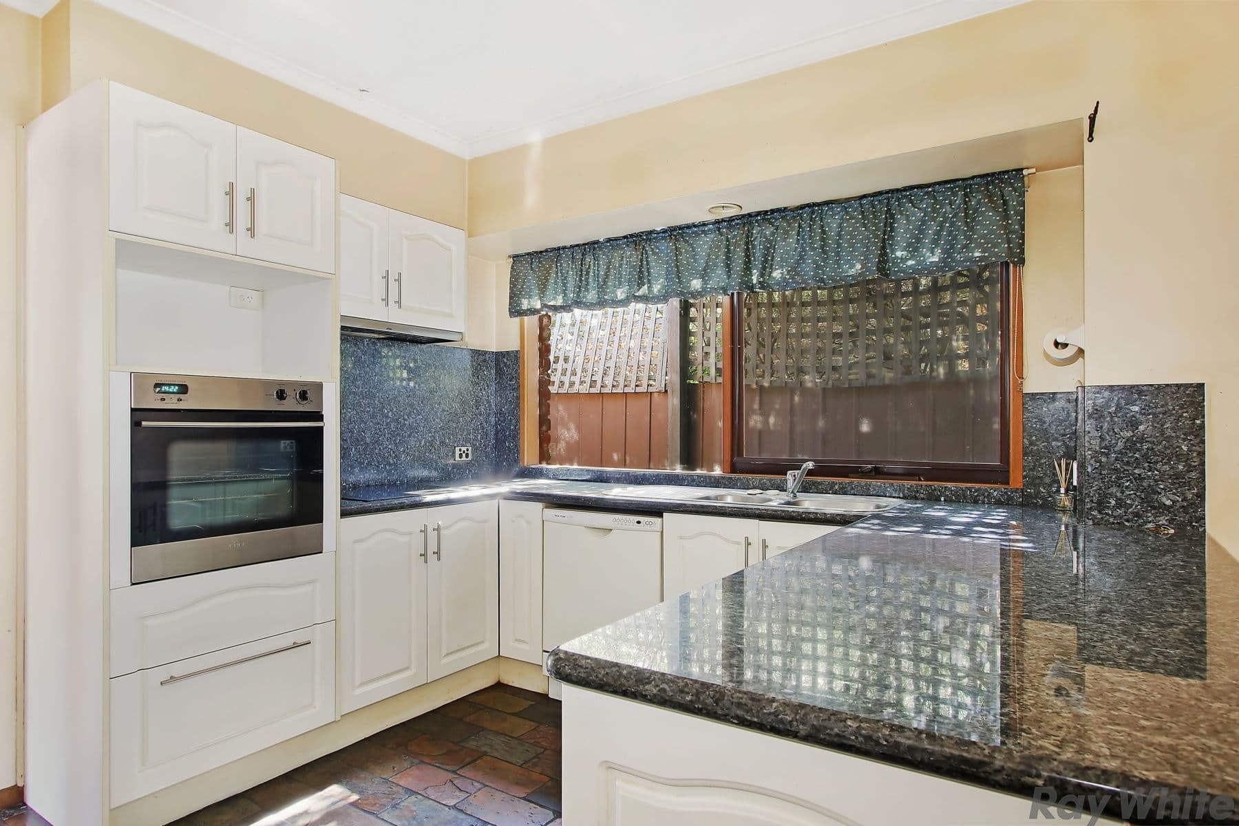 2 Correa Close, Benalla VIC 3672, Benalla - Thumbnail 3