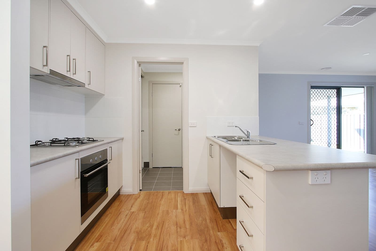 8 Weissel Court, Thurgoona NSW 2640, Thurgoona - Thumbnail 2