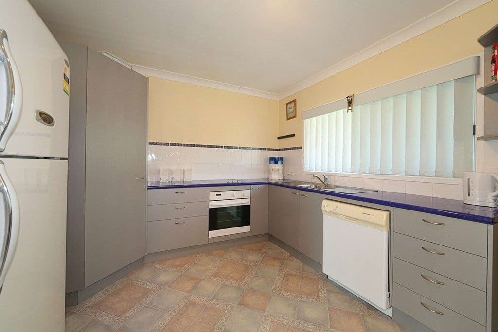 33 Moncrieff Street, KEPNOCK QLD 4670, Kepnock - Thumbnail 3