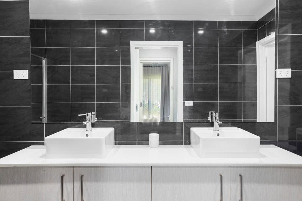 8 Augusta Way, Strathtulloh VIC 3338, Strathtulloh - Thumbnail 3