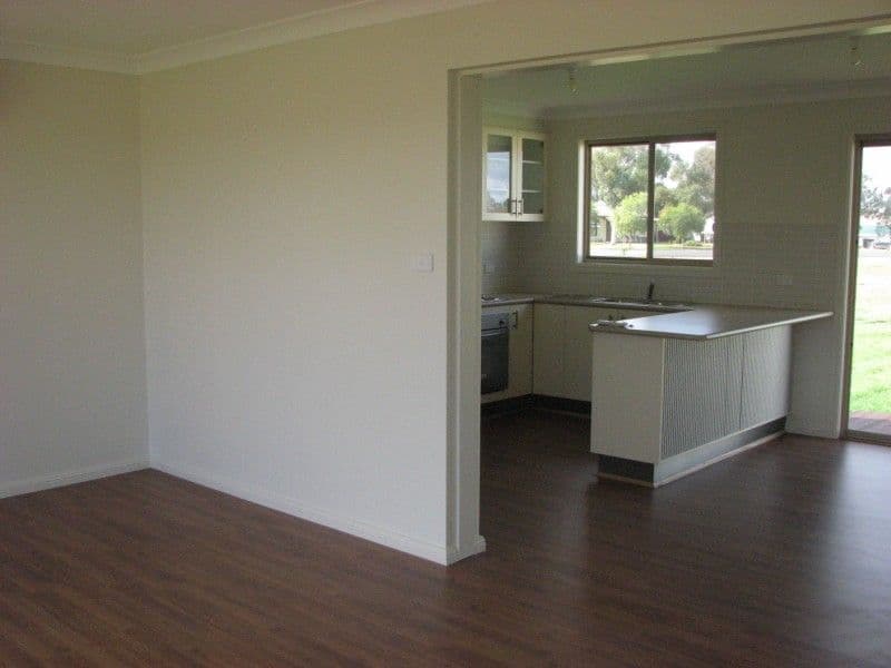 105 York Street, FORBES NSW 2871, Forbes - Thumbnail 3