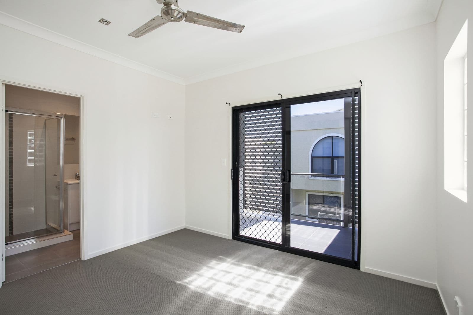 12 Georgina Street, Woody Point QLD 4019, Woody Point - Thumbnail 7