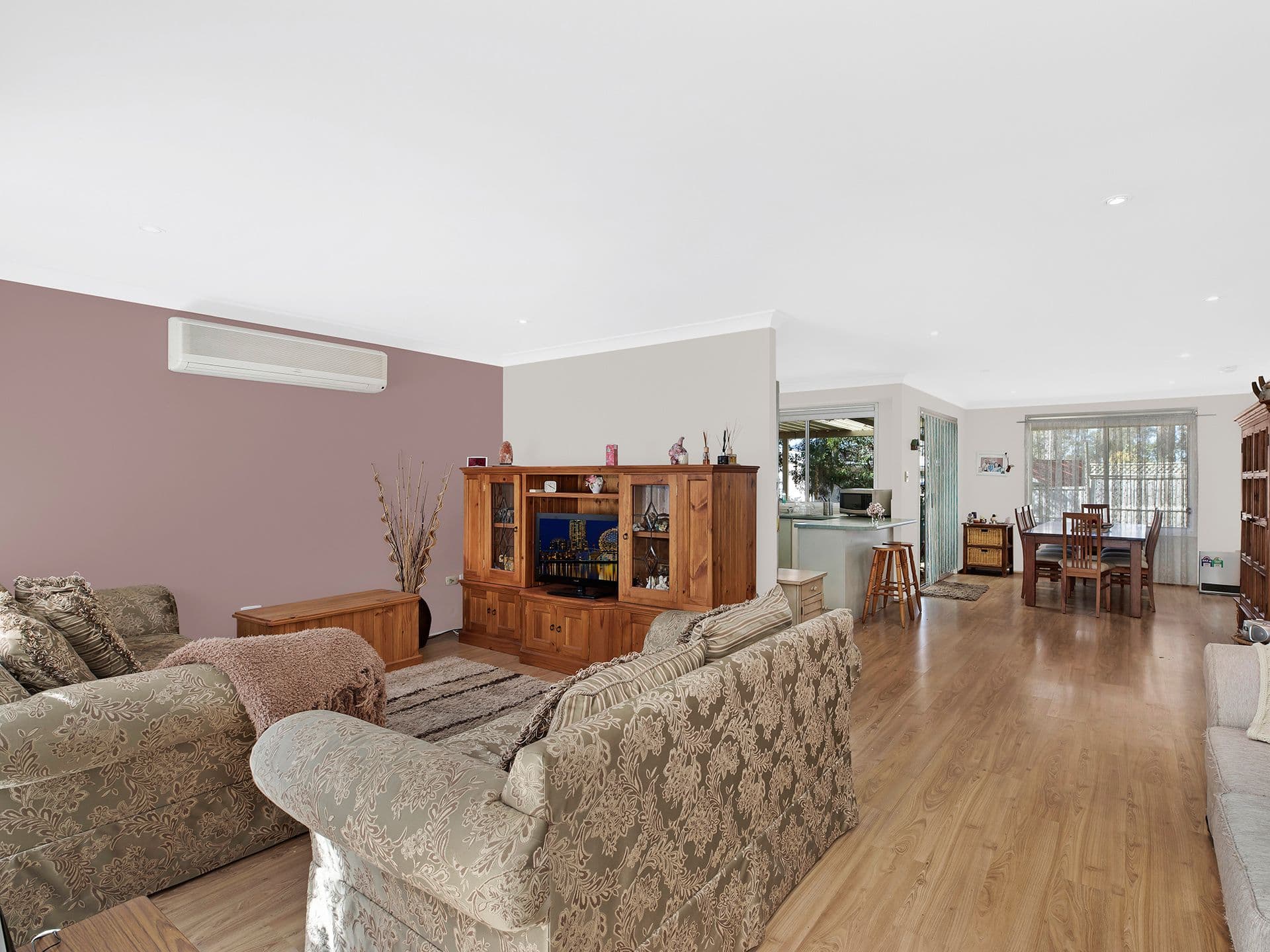 4 Shannon Parade, Berkeley Vale - Thumbnail 2