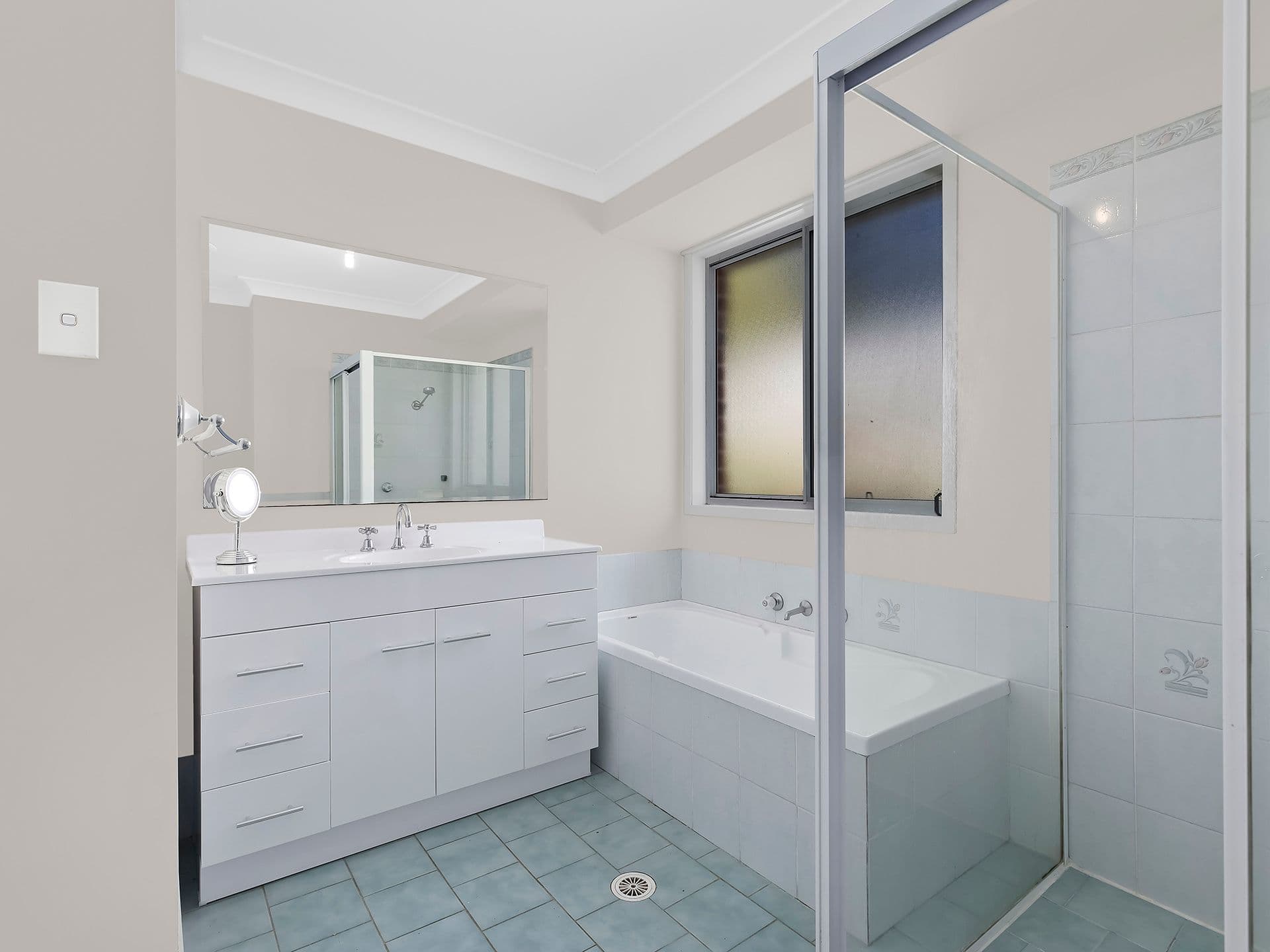 4 Shannon Parade, Berkeley Vale - Thumbnail 7