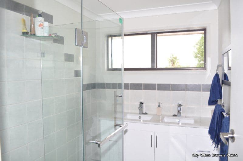 4 Pinewood Street, CRESTMEAD QLD 4132, Crestmead - Thumbnail 3