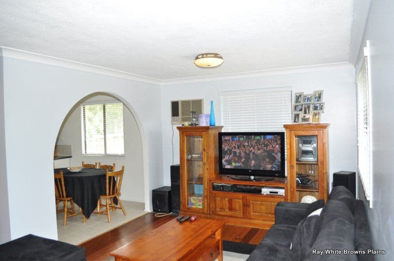 4 Pinewood Street, CRESTMEAD QLD 4132, Crestmead - Thumbnail 4