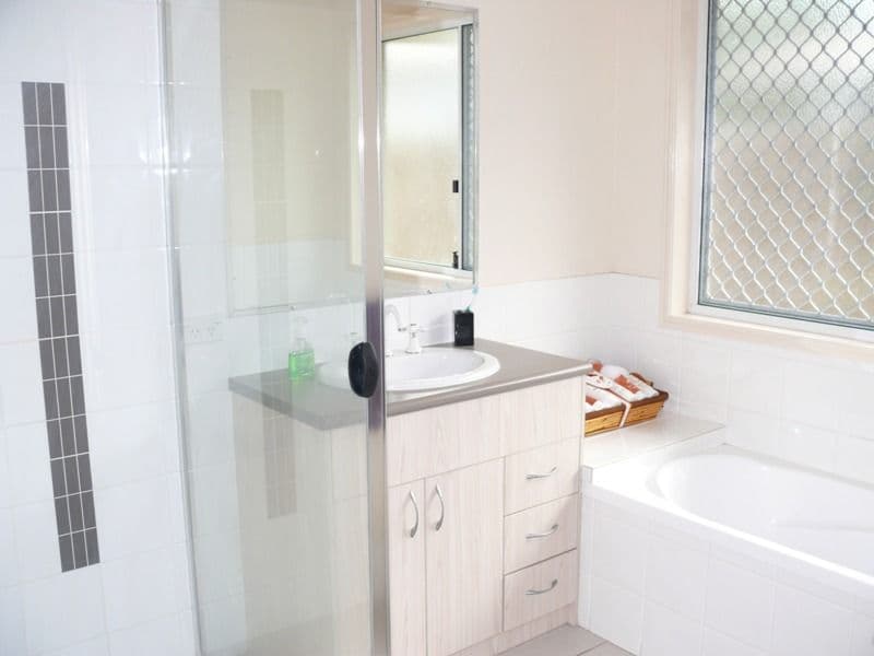 16 Mugello Drive, OXENFORD QLD 4210, Oxenford - Thumbnail 7