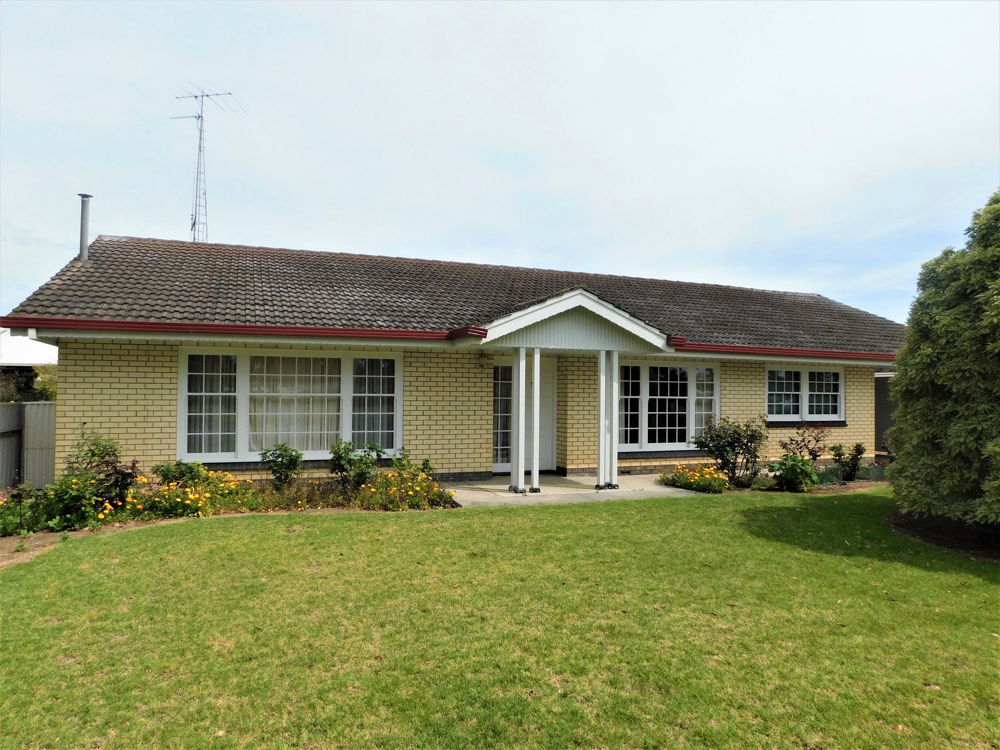 18 Memorial Drive, Padthaway SA 5271, Padthaway - Image 1