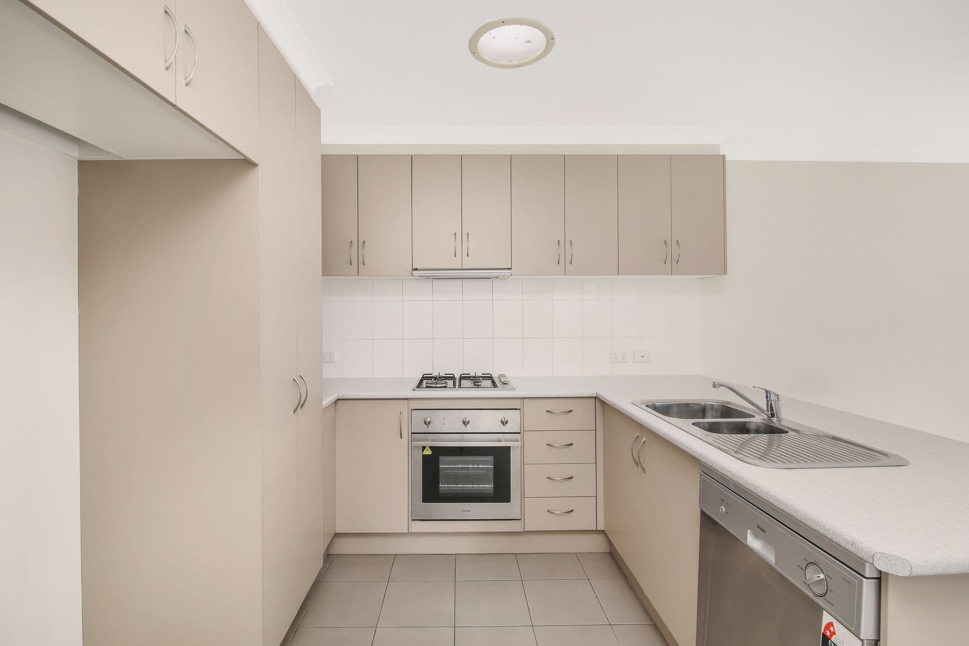 90 Rebecca Street, Doveton VIC 3177, Doveton - Thumbnail 3
