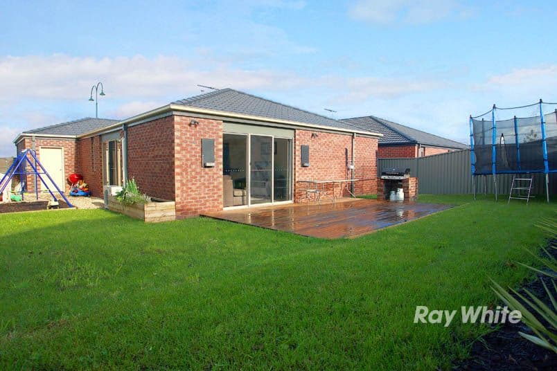 59 Broad Oak Drive, CRANBOURNE VIC 3977, Cranbourne East - Thumbnail 3