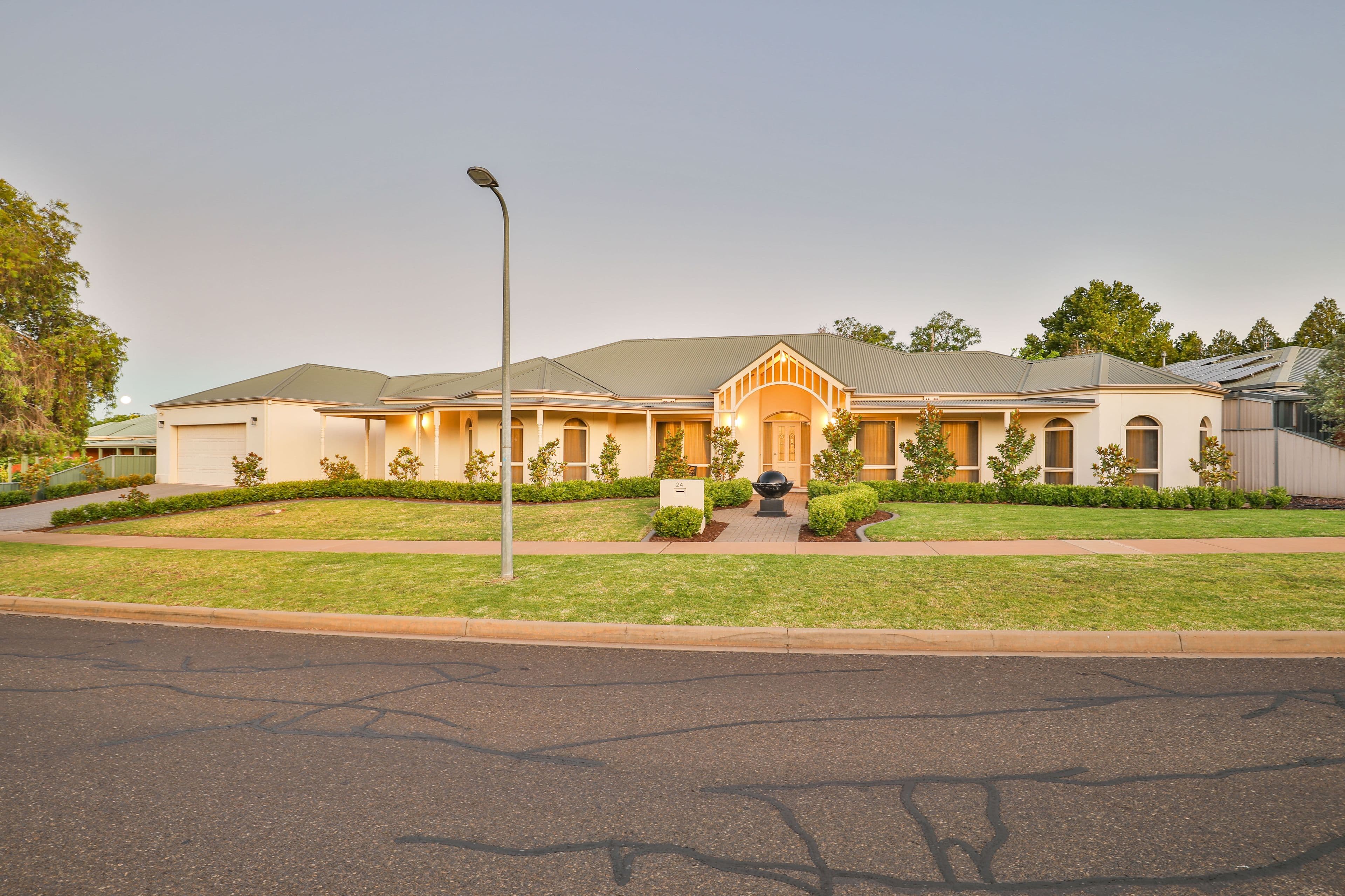 24 Upland Drive, Mildura VIC 3500, Mildura - Thumbnail 2