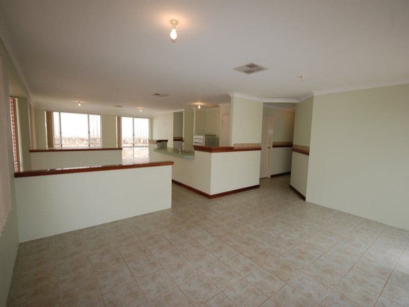 5 Oakfield Gardens, PARMELIA WA 6167, Parmelia - Thumbnail 4