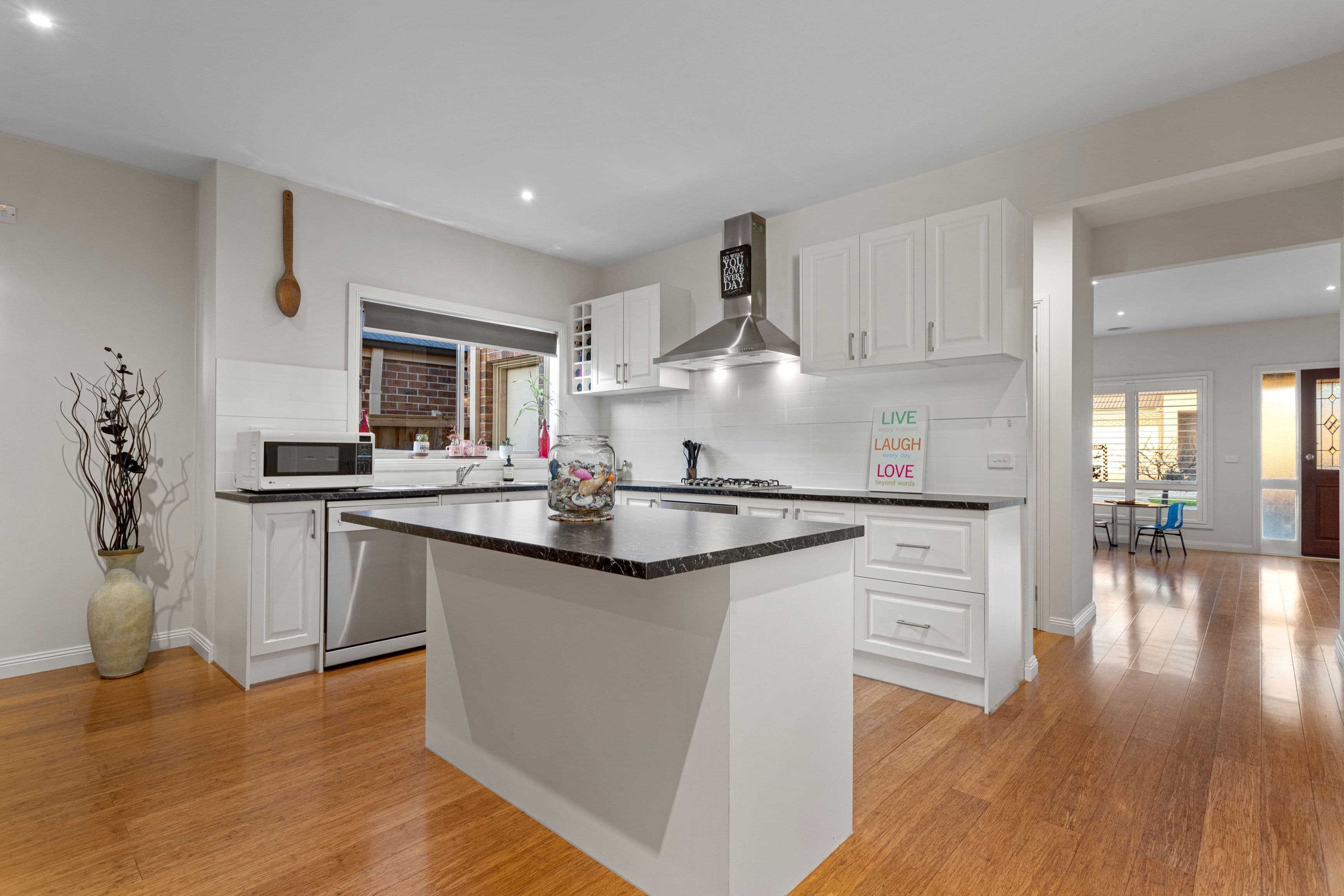 19 Sunridge Drive, Mernda VIC 3754, Mernda - Thumbnail 3