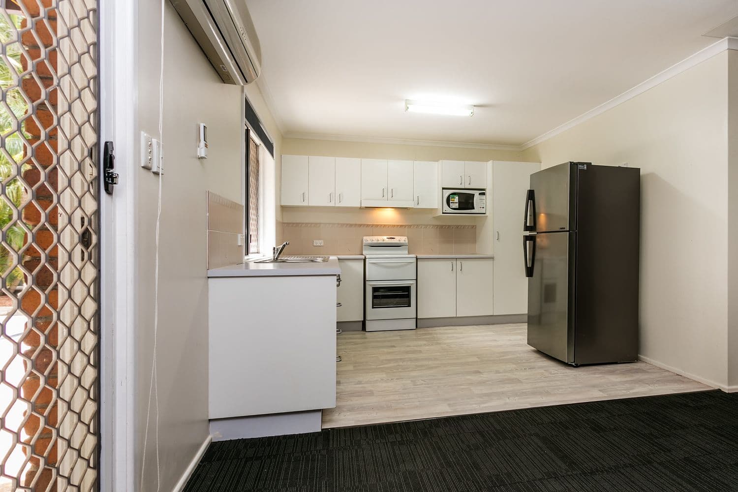 21 Zorina Street, Browns Plains QLD 4118, Browns Plains - Thumbnail 3