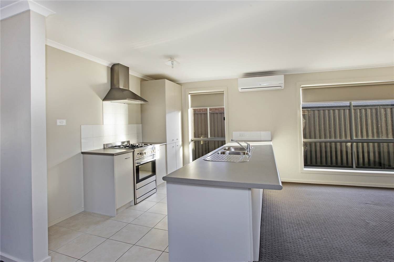 12 Nankeen Avenue, LARA VIC 3212, Lara - Thumbnail 4