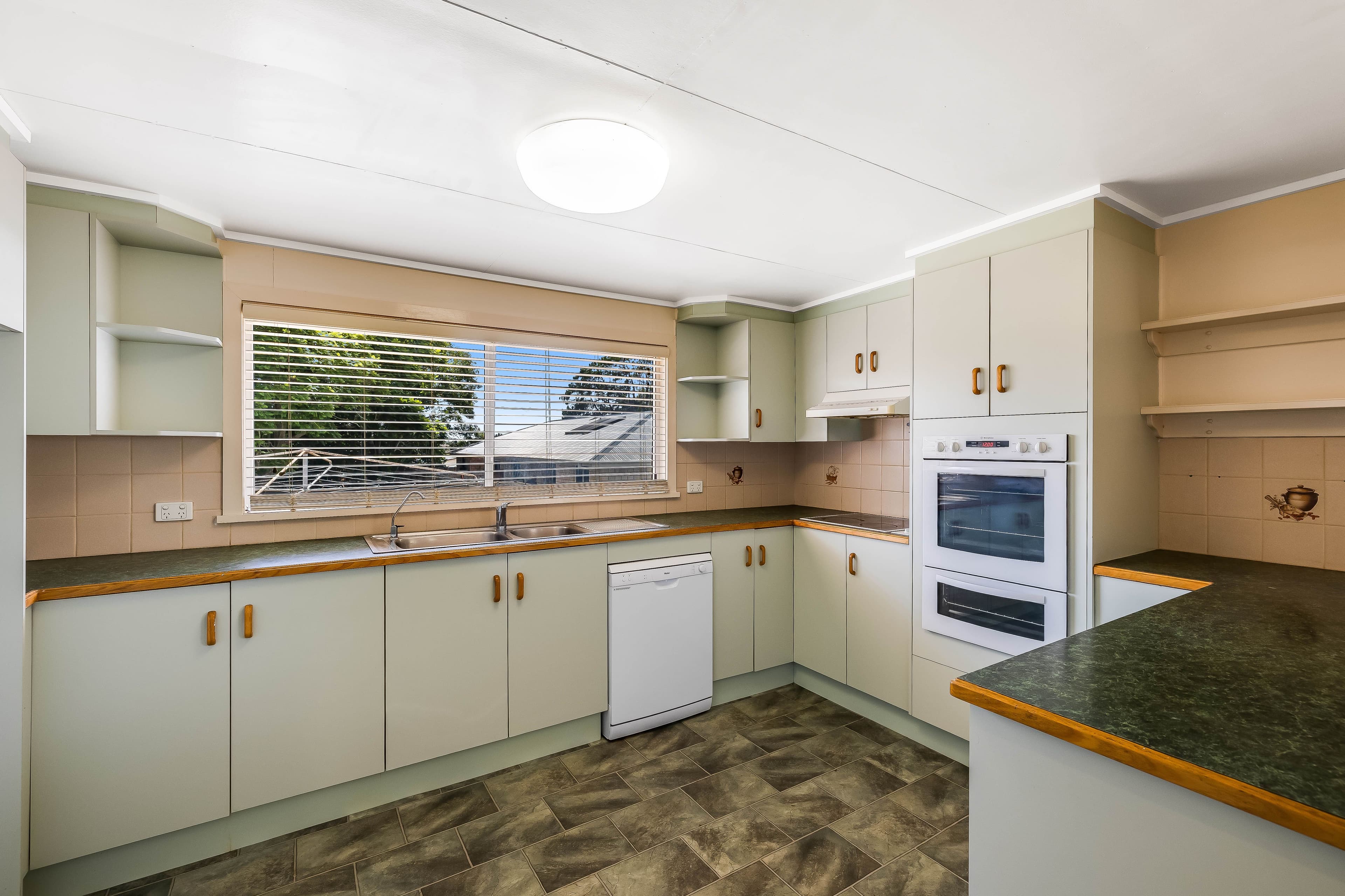 9 Skoien Street, Harristown QLD 4350, Harristown - Thumbnail 5