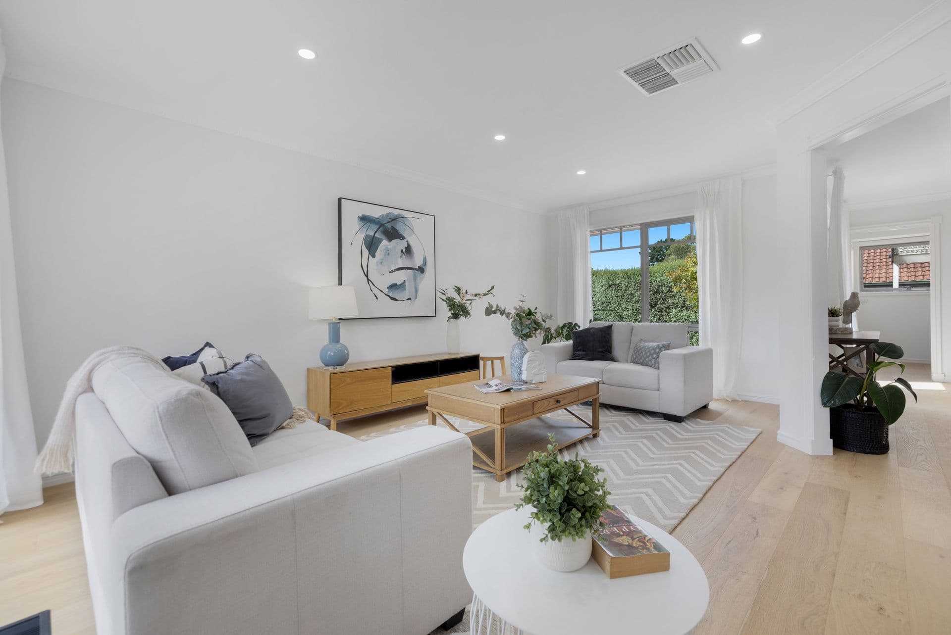 22 Simpson Street, Mitcham VIC 3132, Mitcham - Thumbnail 2