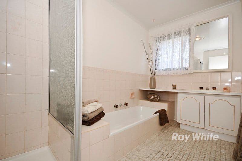1 Amour Court, WANTIRNA SOUTH VIC 3152, Wantirna South - Thumbnail 3