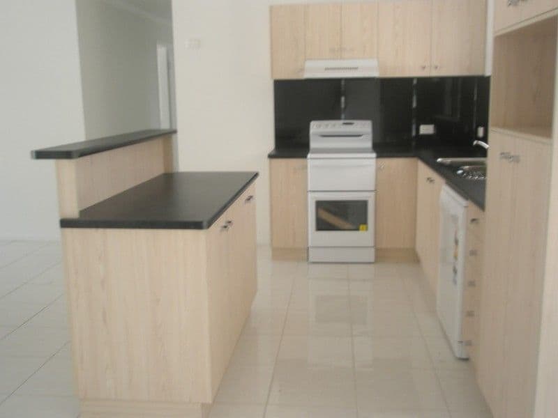 35 Ridgeview Road, CANNONVALE QLD 4802, Cannonvale - Thumbnail 3
