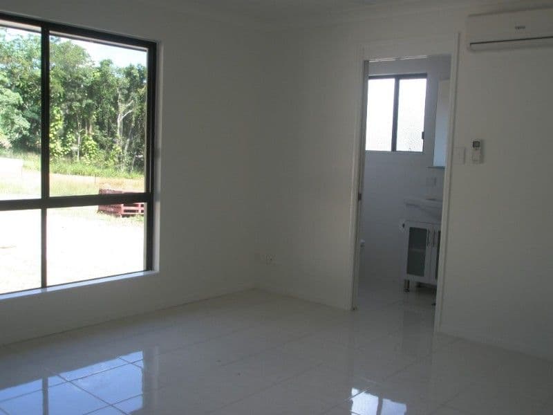 35 Ridgeview Road, CANNONVALE QLD 4802, Cannonvale - Thumbnail 4