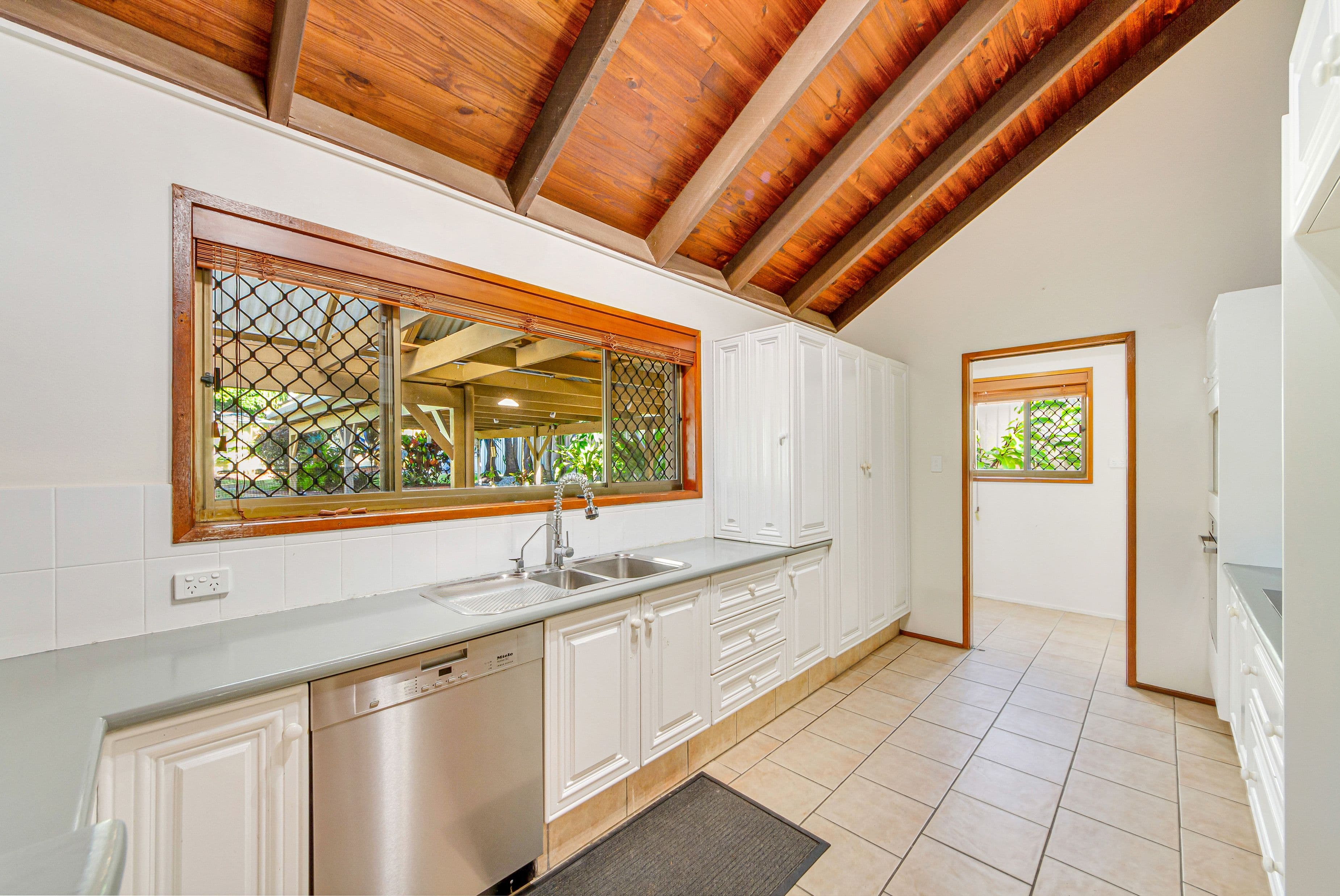 6 Bartlett Avenue, Nerang QLD 4211, Nerang - Thumbnail 7