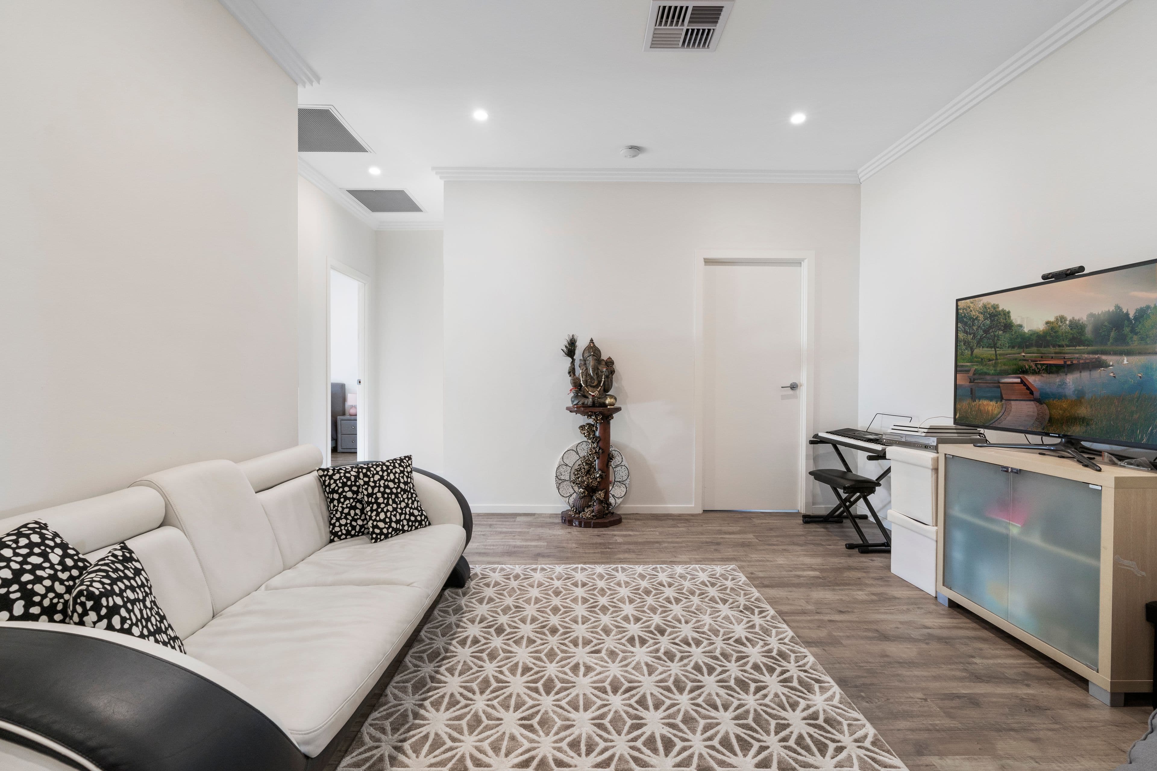 13 Warrigal Street, Gregory Hills NSW 2557, Gregory Hills - Thumbnail 2