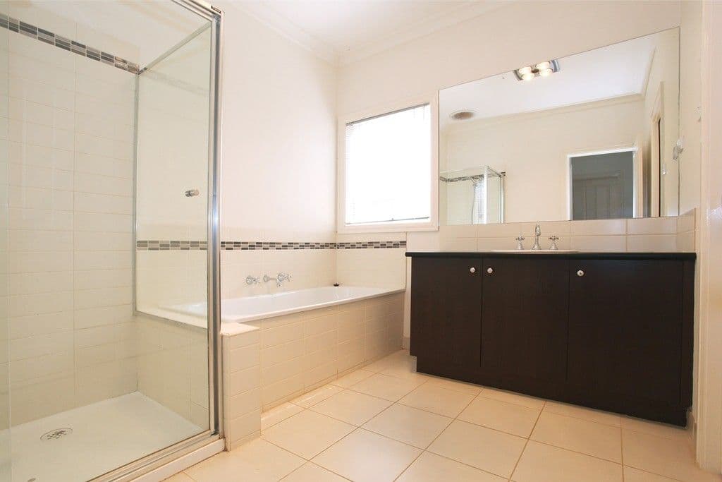 12 Baltimore Drive, POINT COOK VIC 3030, Point Cook - Thumbnail 4