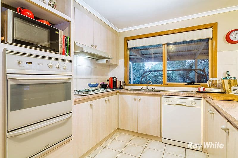 16 Tamworth Court, Cranbourne VIC 3977, Cranbourne - Thumbnail 3