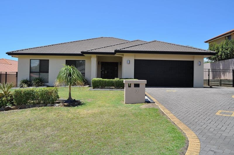 7 Parnham Court, ARUNDEL QLD 4214, Arundel - Image 1