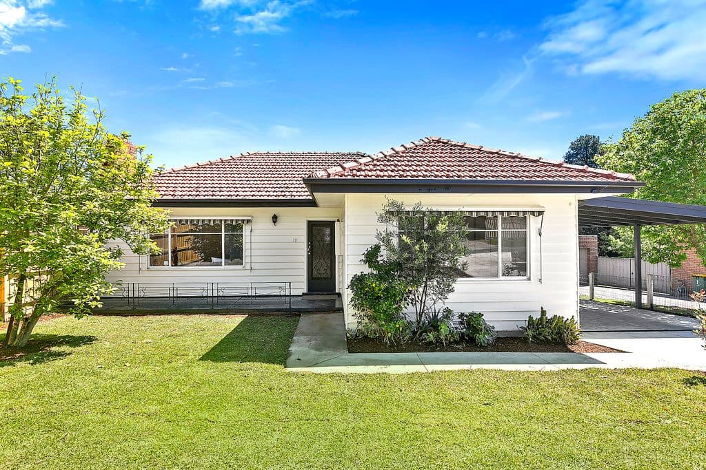 11 Glenview Road, Mount Evelyn VIC 3796, Mount Evelyn - Thumbnail 2
