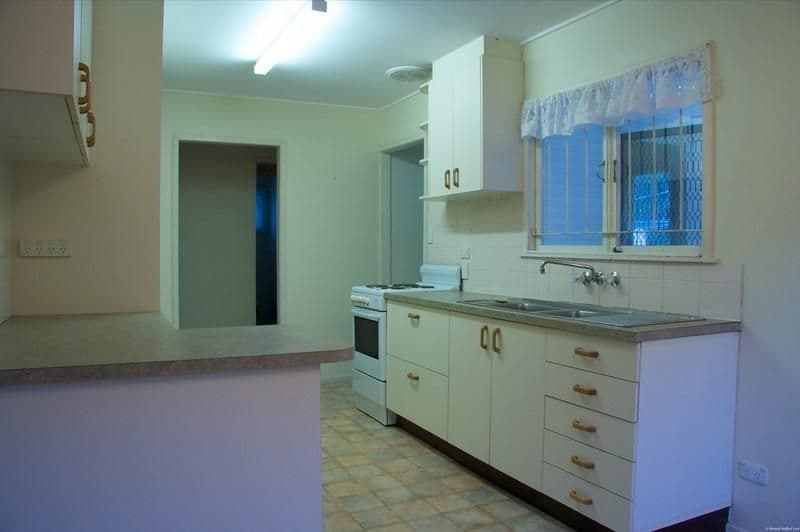 25 Merring Street, OXLEY QLD 4075, Oxley - Thumbnail 3