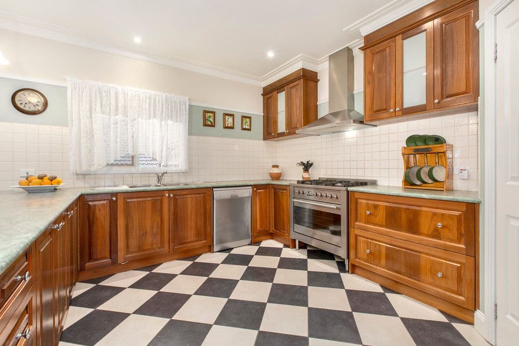 30 Lyell Parade, Greensborough VIC 3088, Greensborough - Thumbnail 3