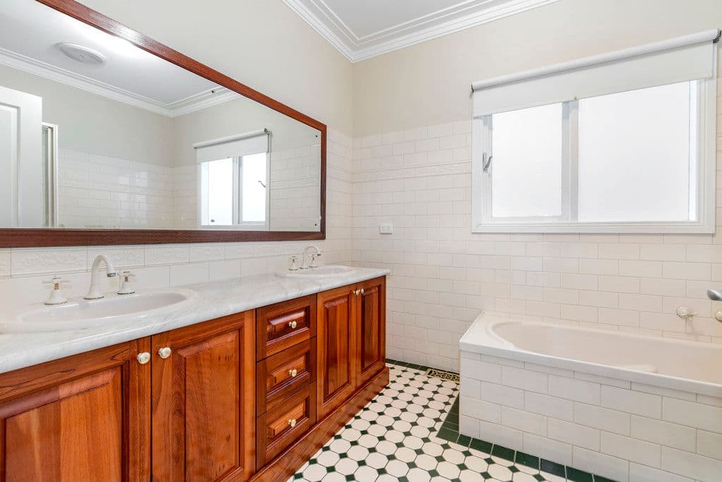 30 Lyell Parade, Greensborough VIC 3088, Greensborough - Thumbnail 7