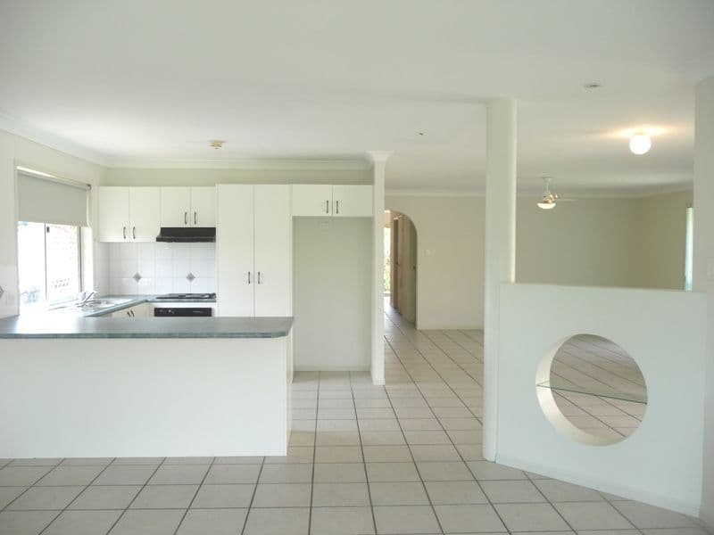 2 Honeymyrtle Court, MOUNTAIN CREEK QLD 4557, Mountain Creek - Thumbnail 5