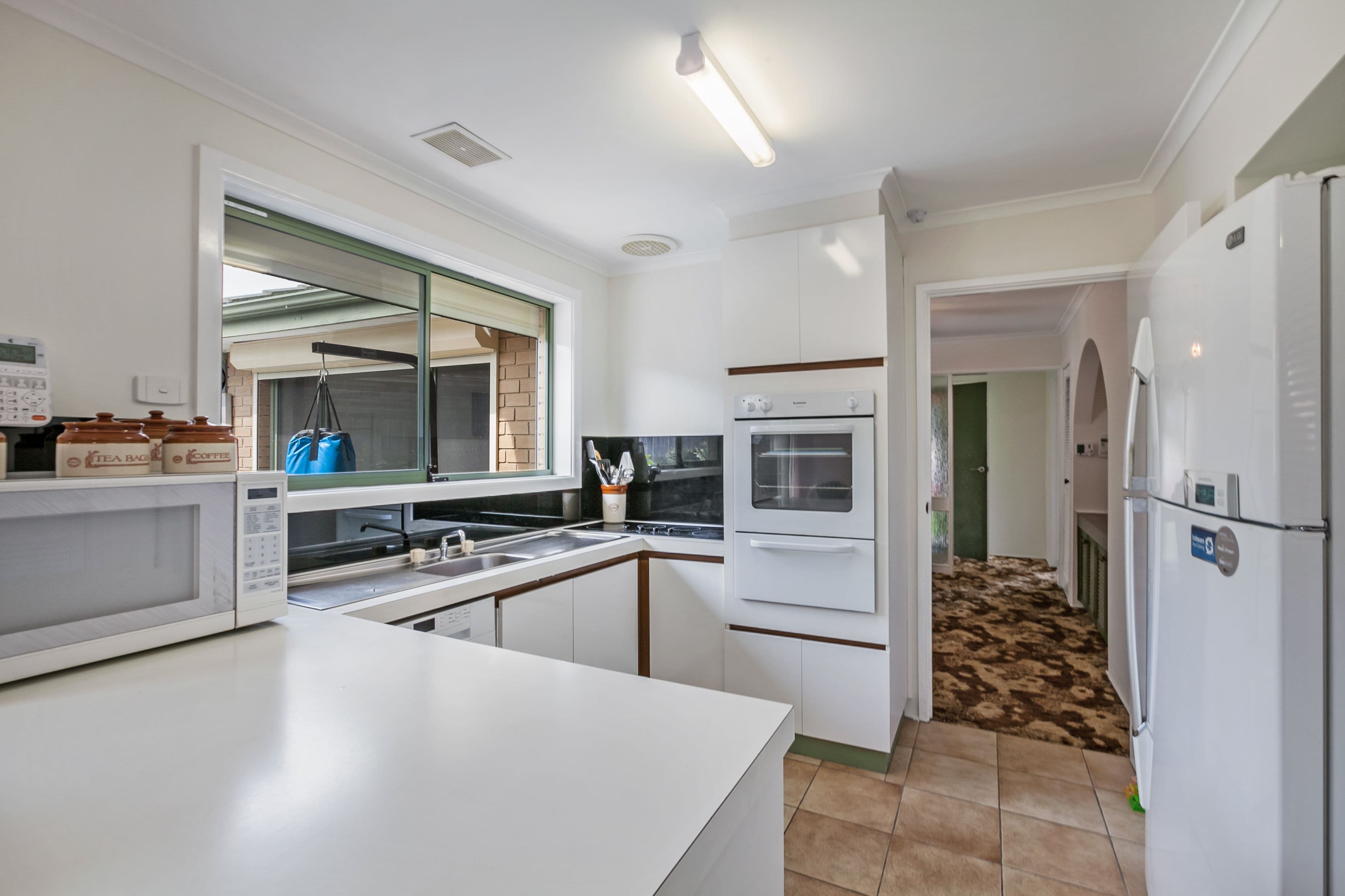 4 Madigan Crescent, Mill Park VIC 3082, Mill Park - Thumbnail 2