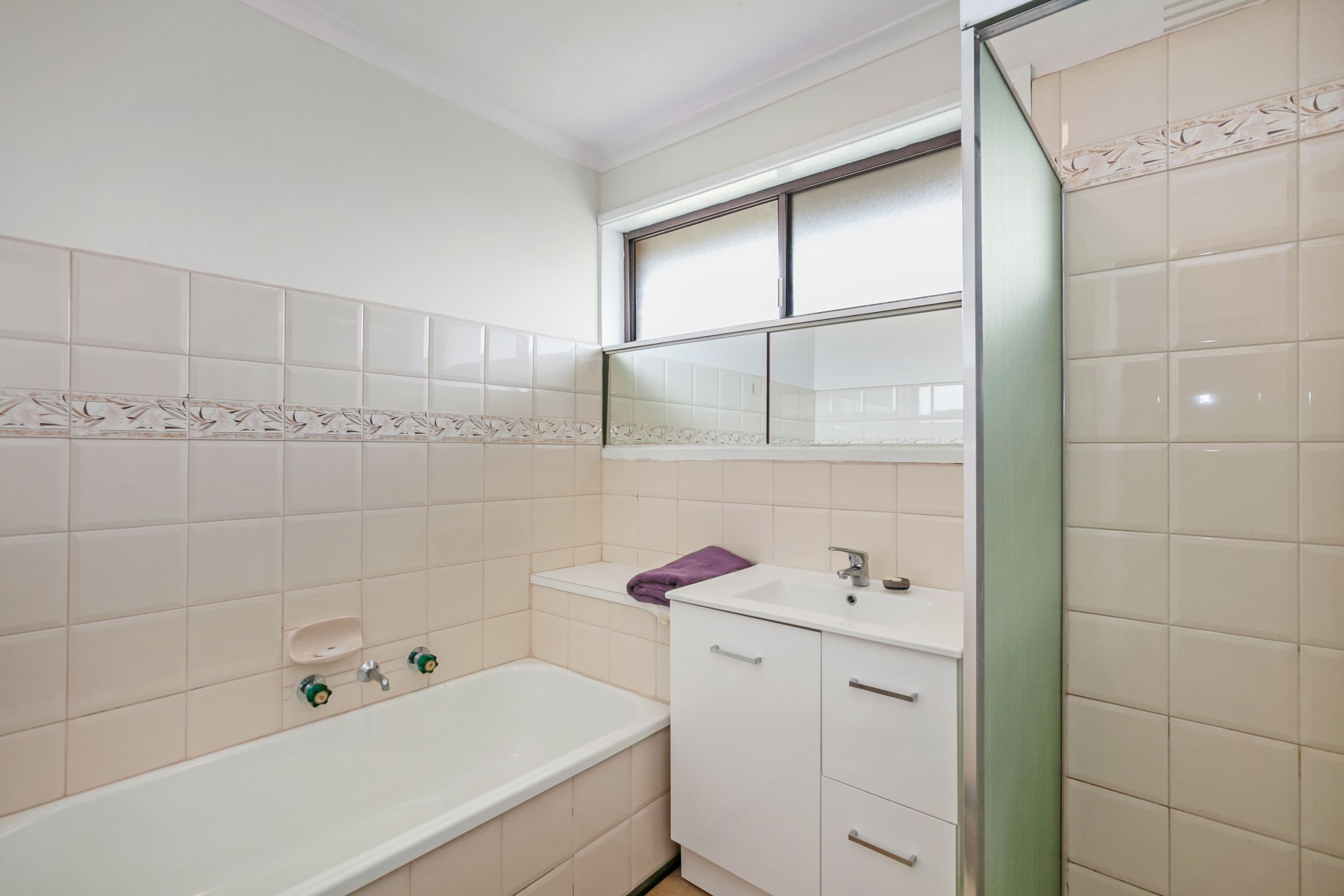 4 Madigan Crescent, Mill Park VIC 3082, Mill Park - Thumbnail 6