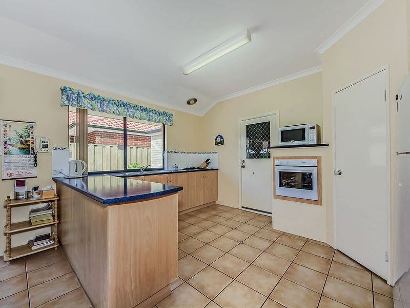 21 Boyle Avenue, ROCKINGHAM WA 6168, Rockingham - Thumbnail 4
