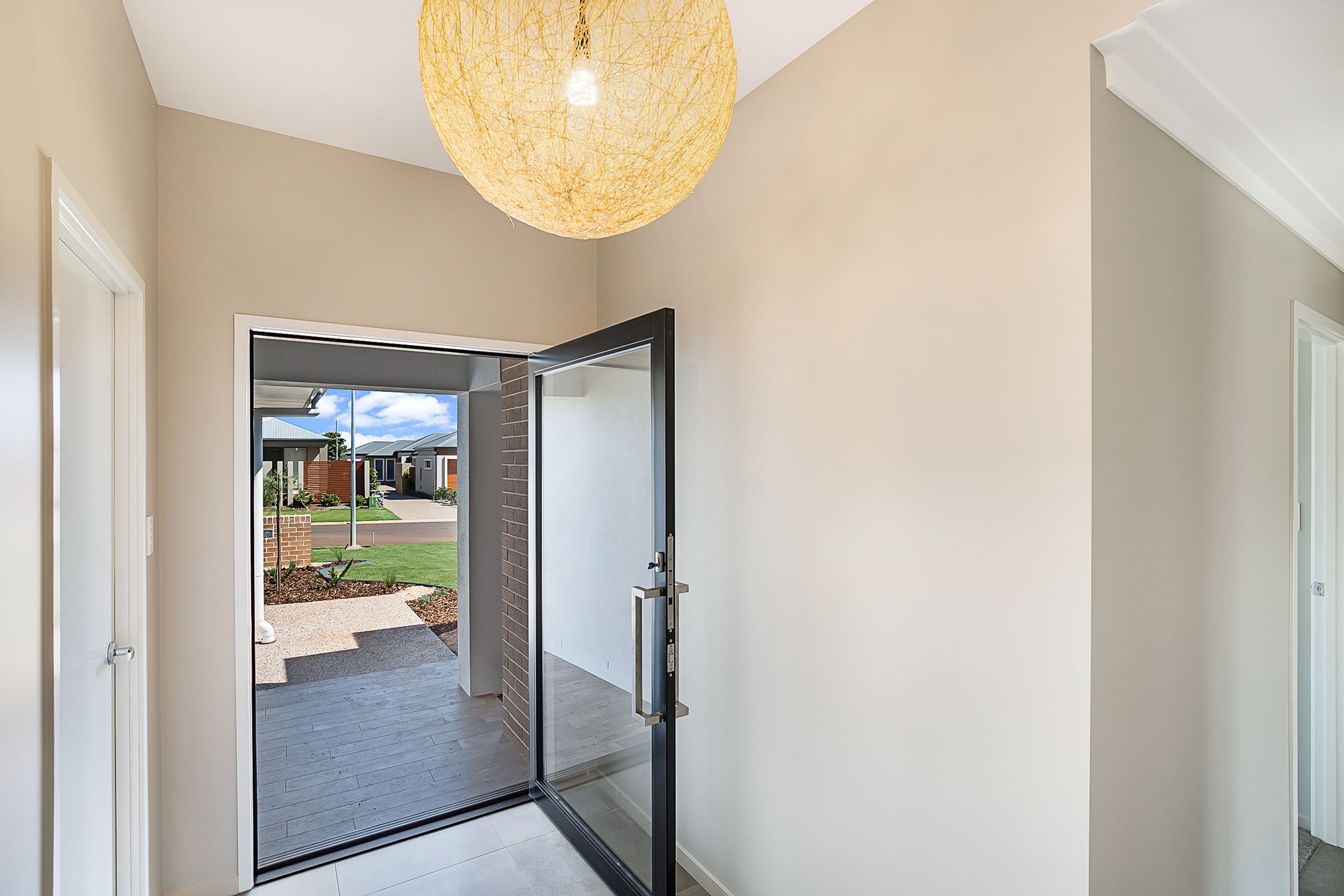 47 Calypso Crescent, Middle Ridge QLD 4350, Middle Ridge - Thumbnail 2