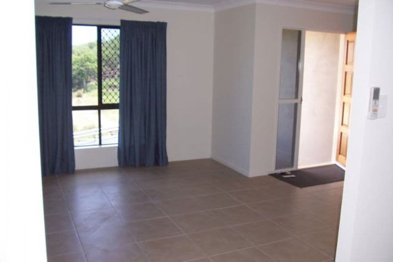 4 Carlow Close, EIMEO QLD 4740, Eimeo - Thumbnail 2
