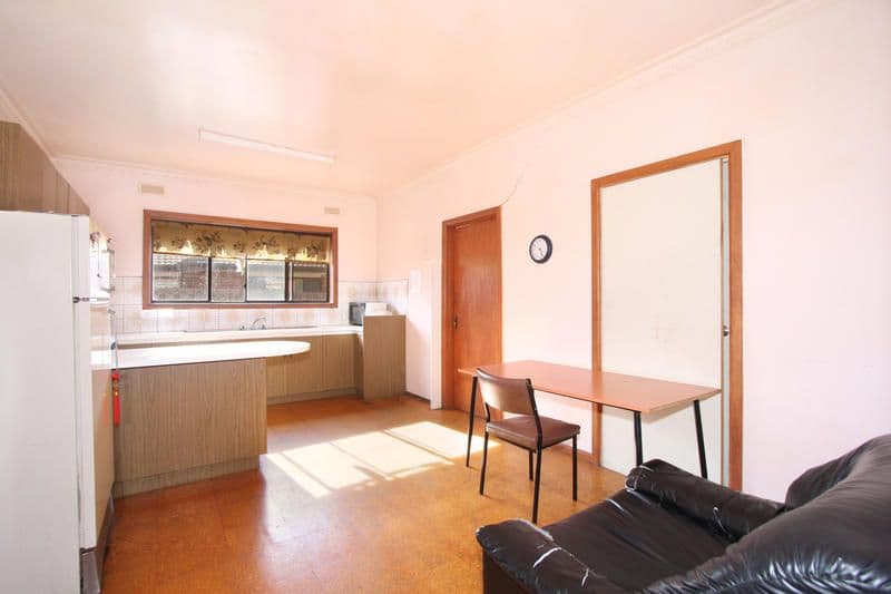11 Beddoe Avenue, CLAYTON VIC 3168, Clayton - Thumbnail 2