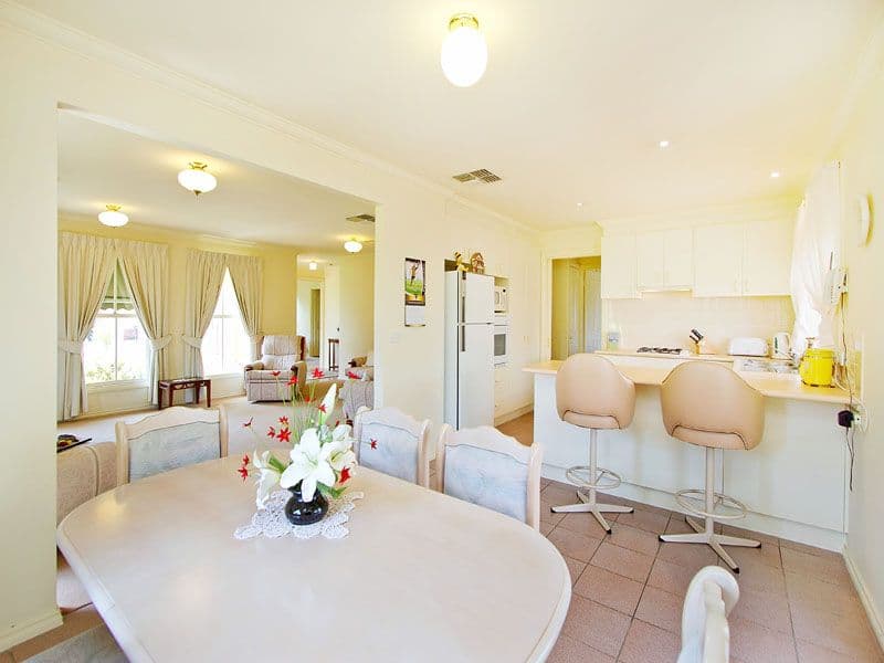 23 Albert Place, DINGLEY VILLAGE VIC 3172, Dingley Village - Thumbnail 5
