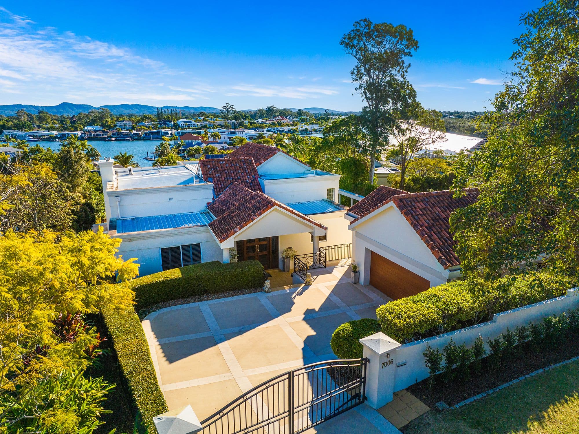 7006 Riverview Crescent, Sanctuary Cove QLD 4212, Sanctuary Cove - Thumbnail 3