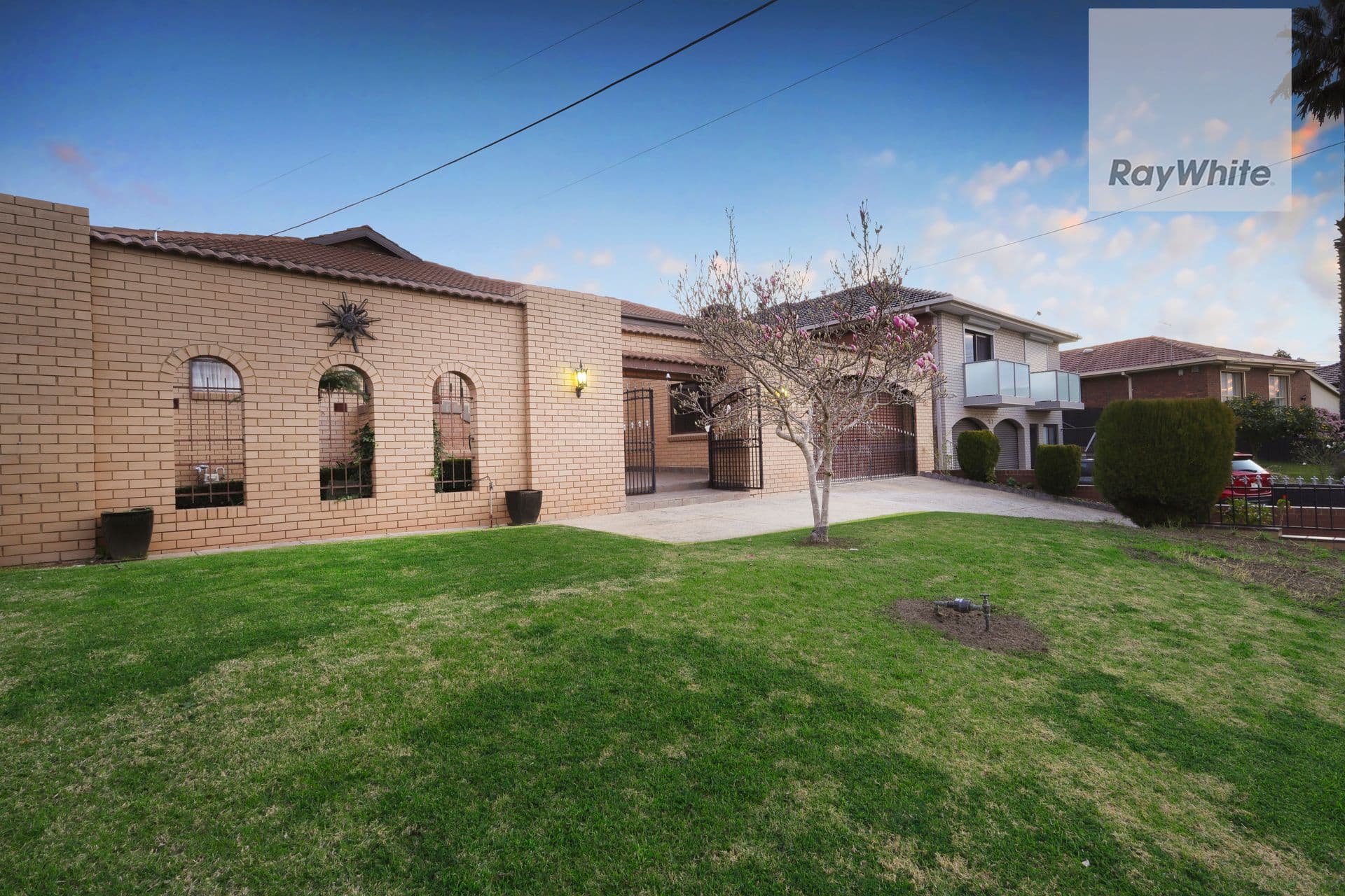 15 Ashford Crescent, Westmeadows VIC 3049, Westmeadows - Thumbnail 2