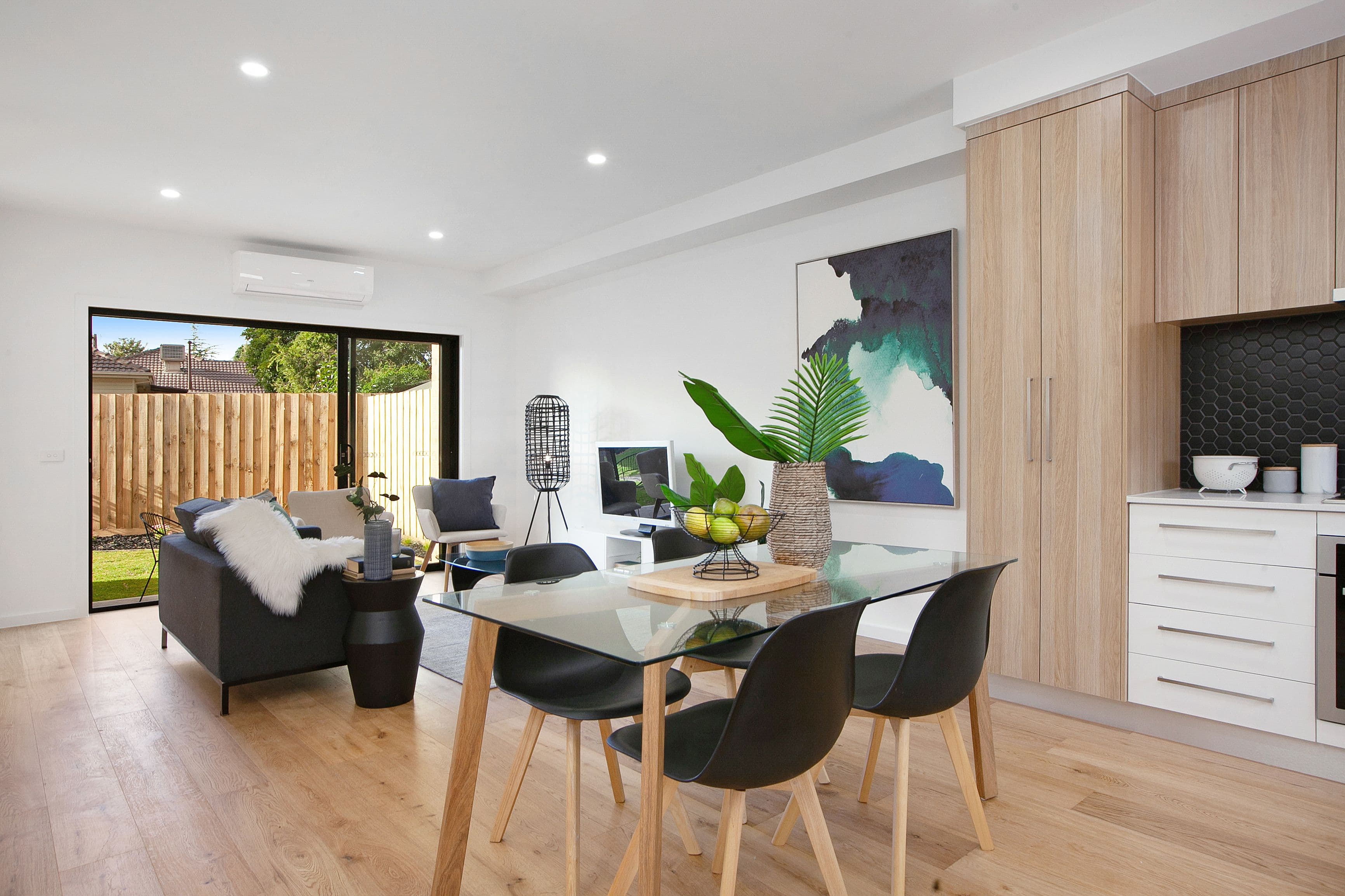 4 Elliot Street, Reservoir VIC 3073, Reservoir - Thumbnail 2
