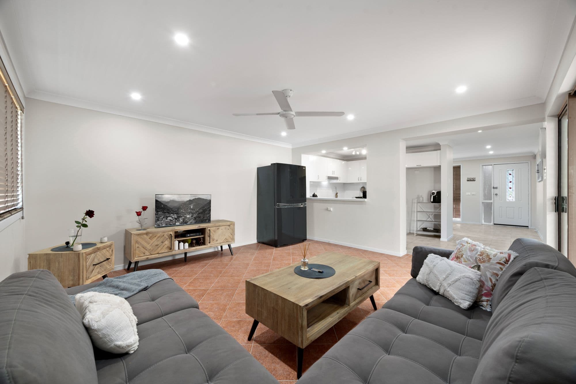 1 Sampson Place, Rosemeadow NSW 2560, Rosemeadow - Thumbnail 3
