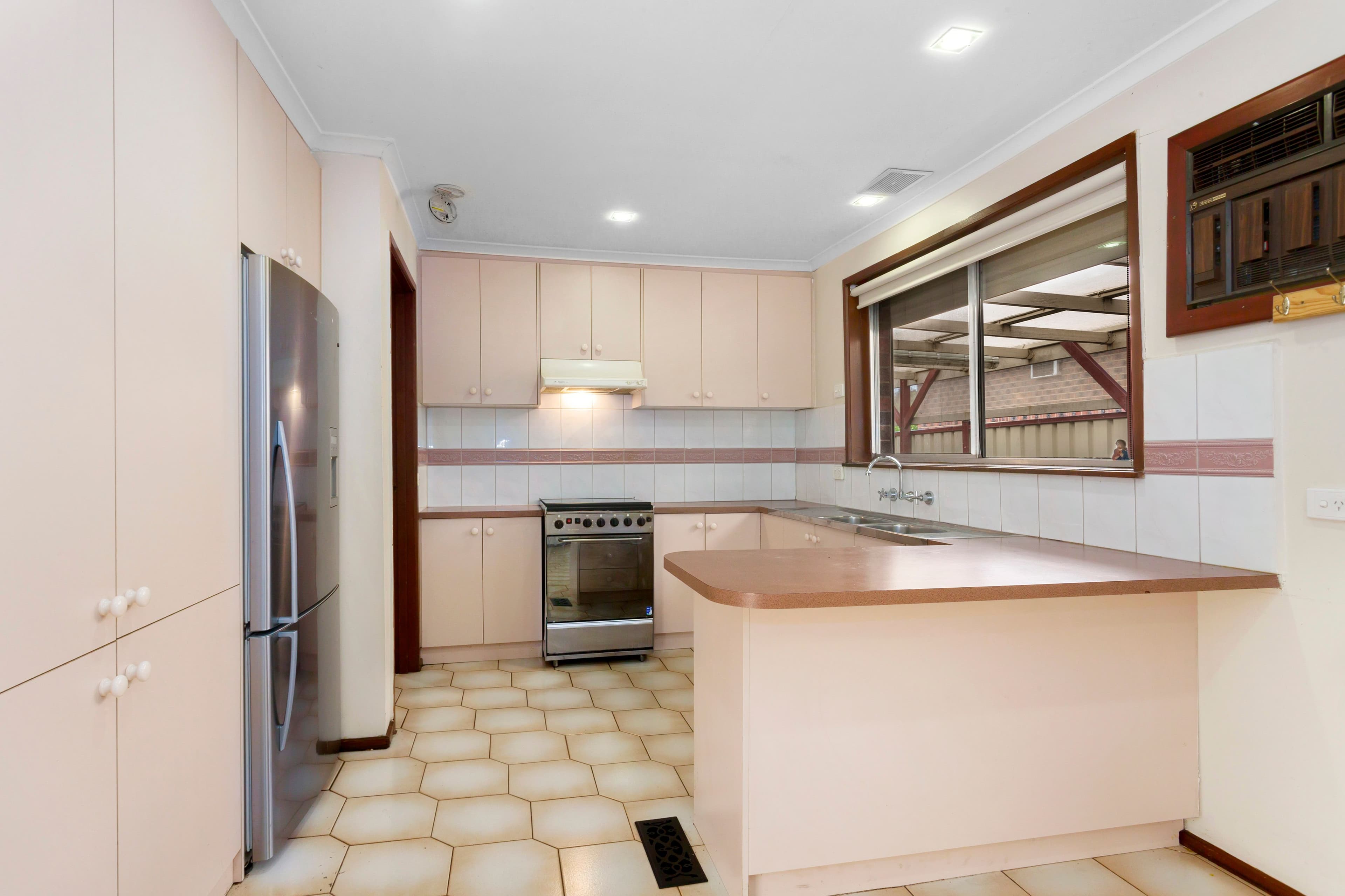 250 Edgars Road, Thomastown VIC 3074, Thomastown - Thumbnail 2