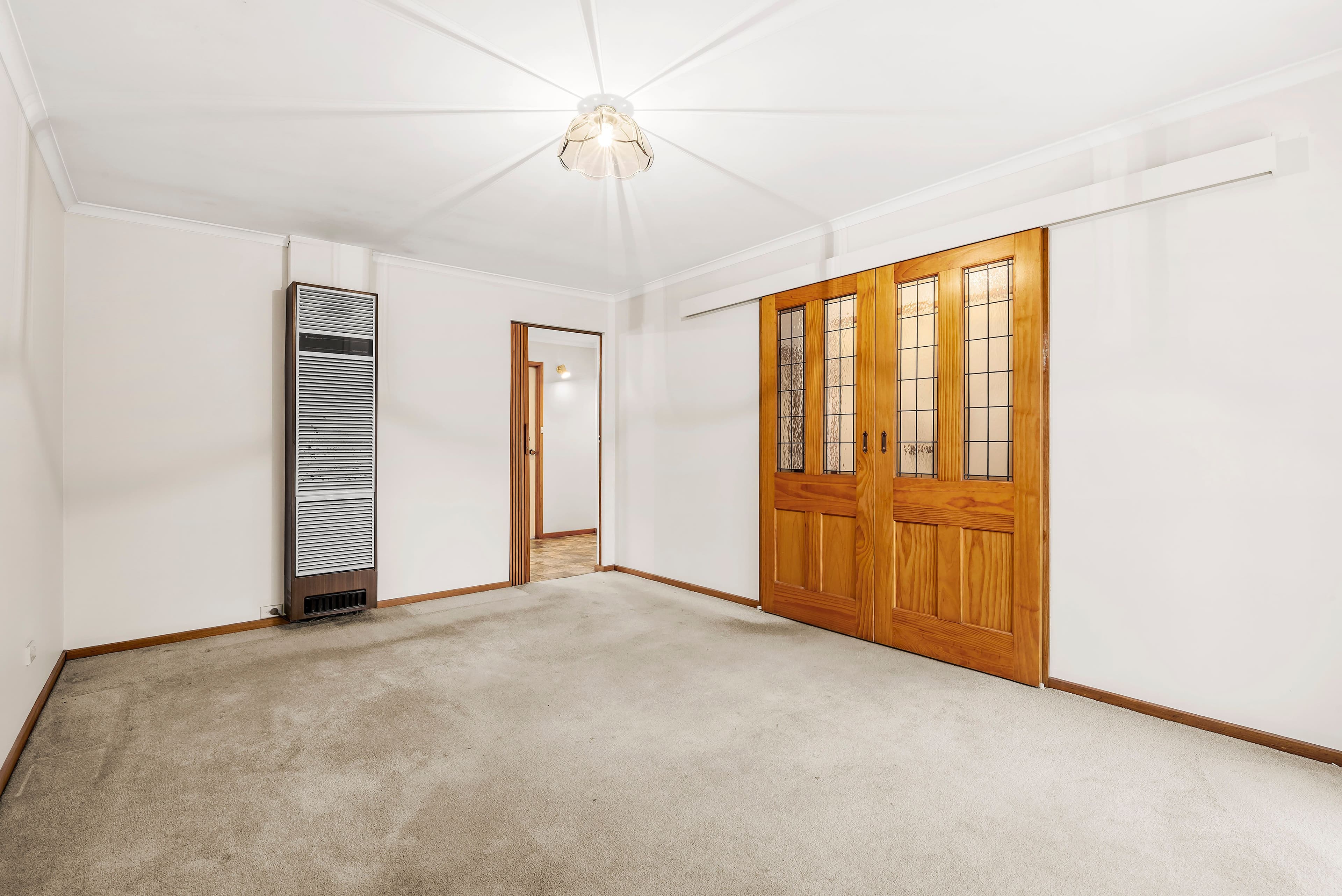 1 Greenwood Avenue, Ringwood VIC 3134, Ringwood - Thumbnail 3