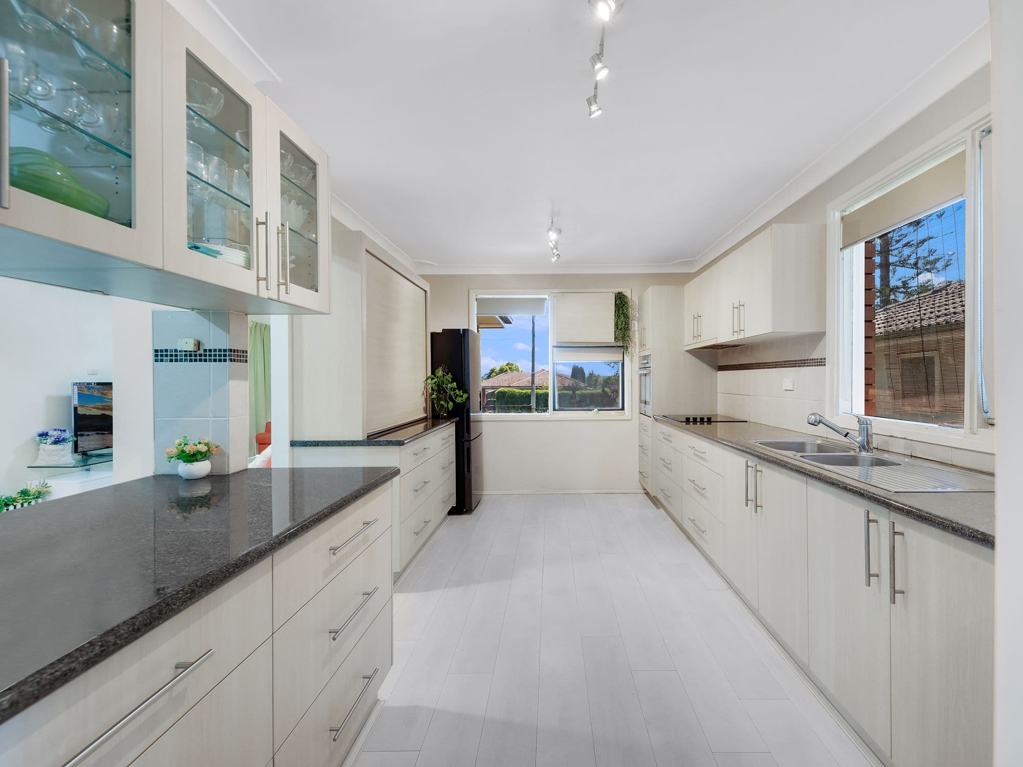 26 Waminda Avenue, Campbelltown NSW 2560, Campbelltown - Thumbnail 4