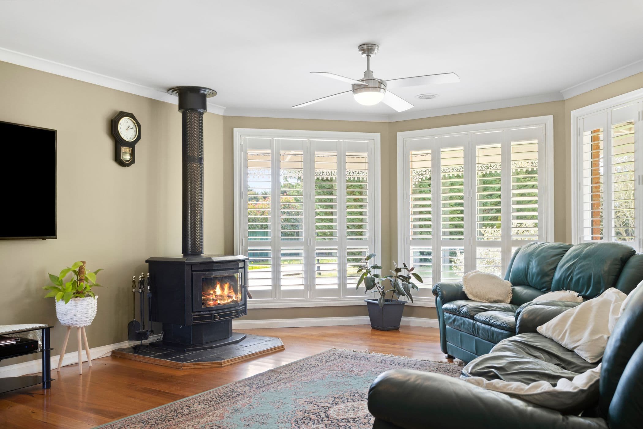 53 Stuart Drive, Woodend VIC 3442, Woodend - Thumbnail 4